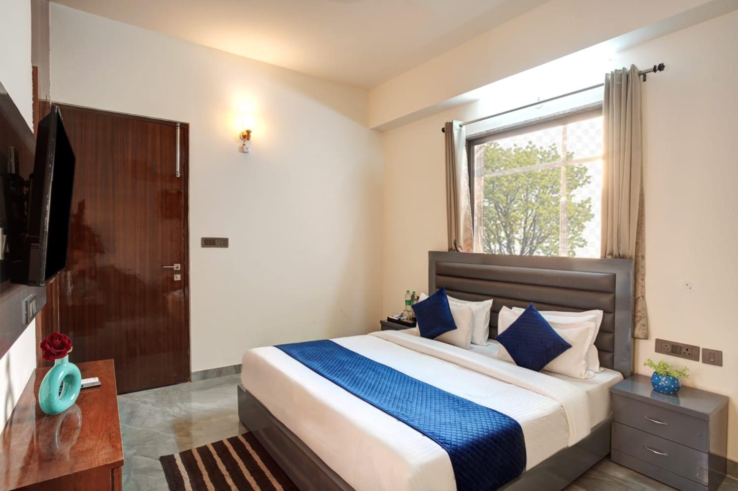 Hotel Elite Grand Near Kailash Hospital Noida Luaran gambar